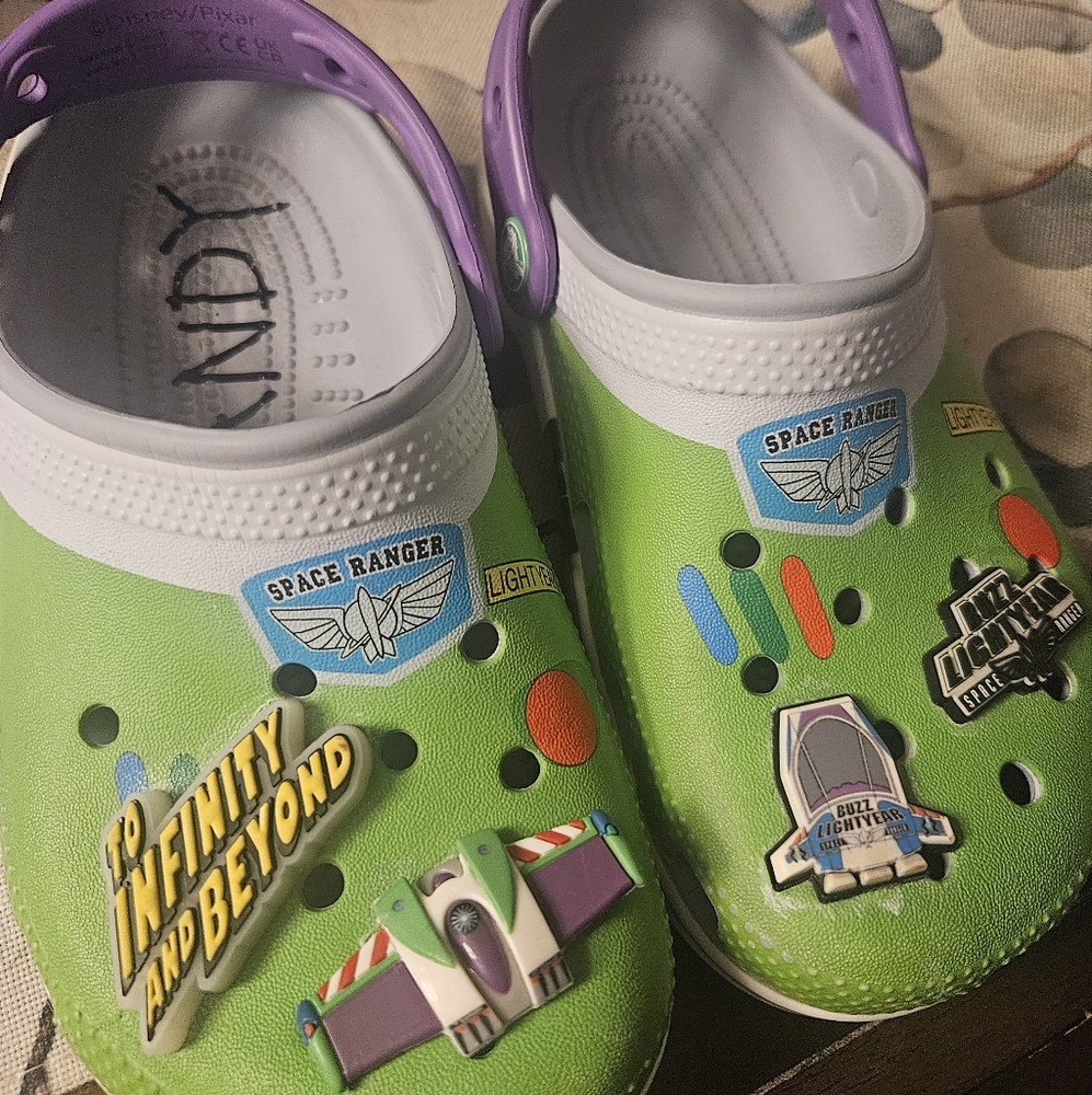 Buzz Lightyear Crics